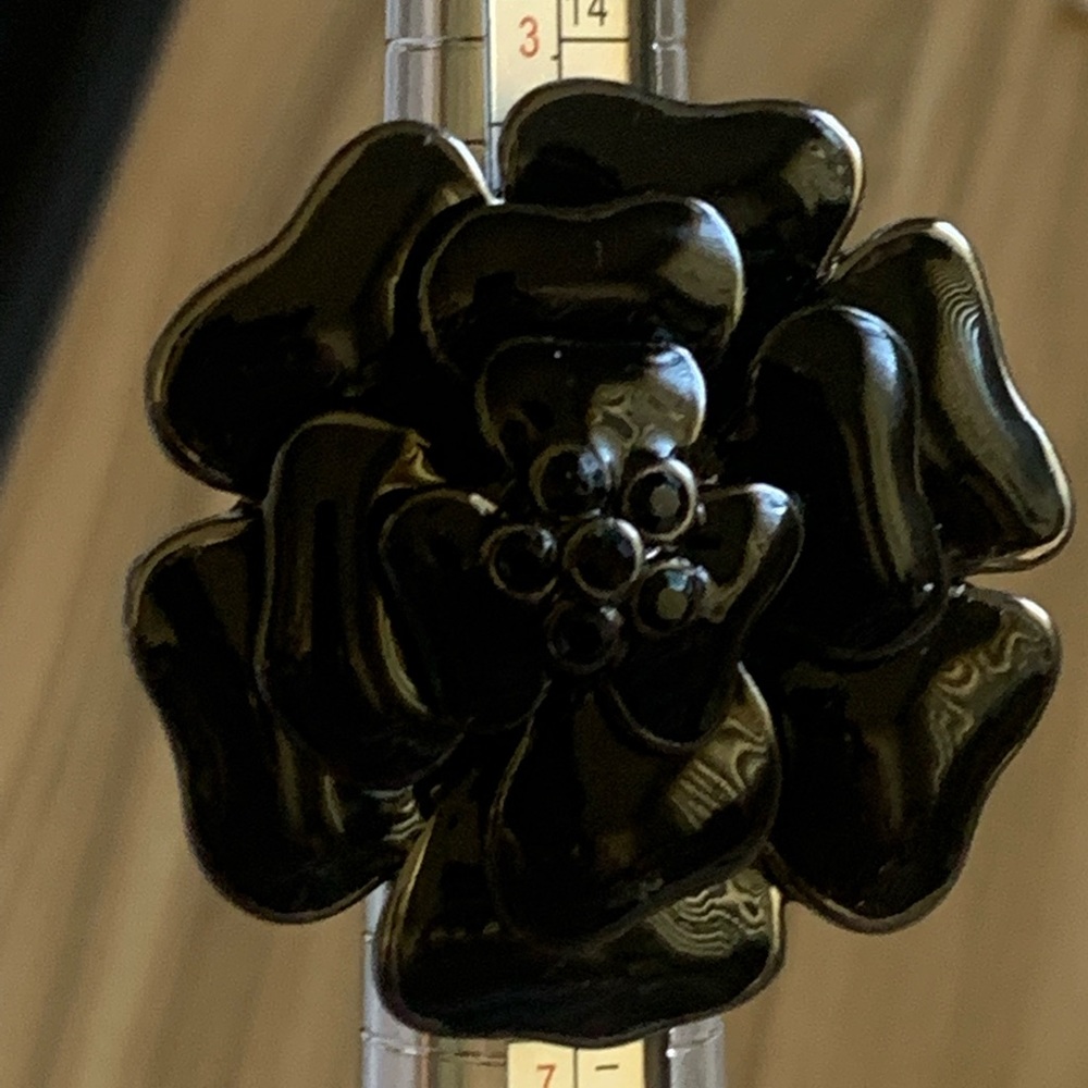 Black Metal Flower 🌸 Ring